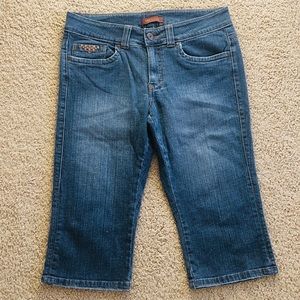 Lee One True Fit Capris with Flower Embroidery